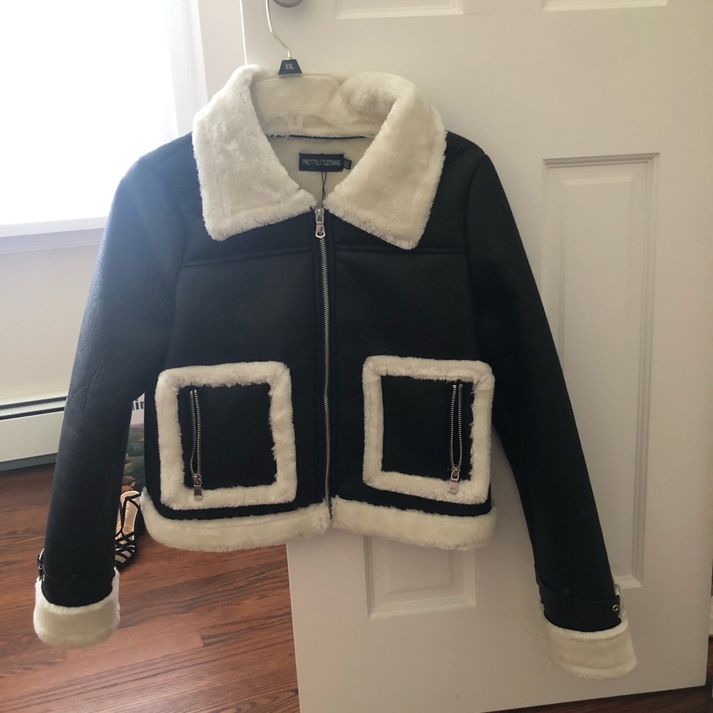 Black Borg trim cropped jacket